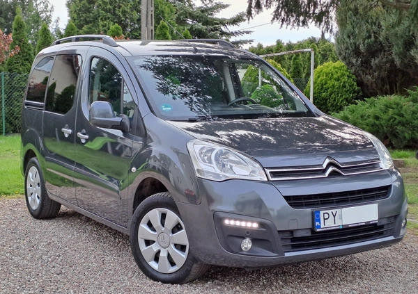 Citroen Berlingo cena 36900 przebieg: 121484, rok produkcji 2017 z Poznań małe 277